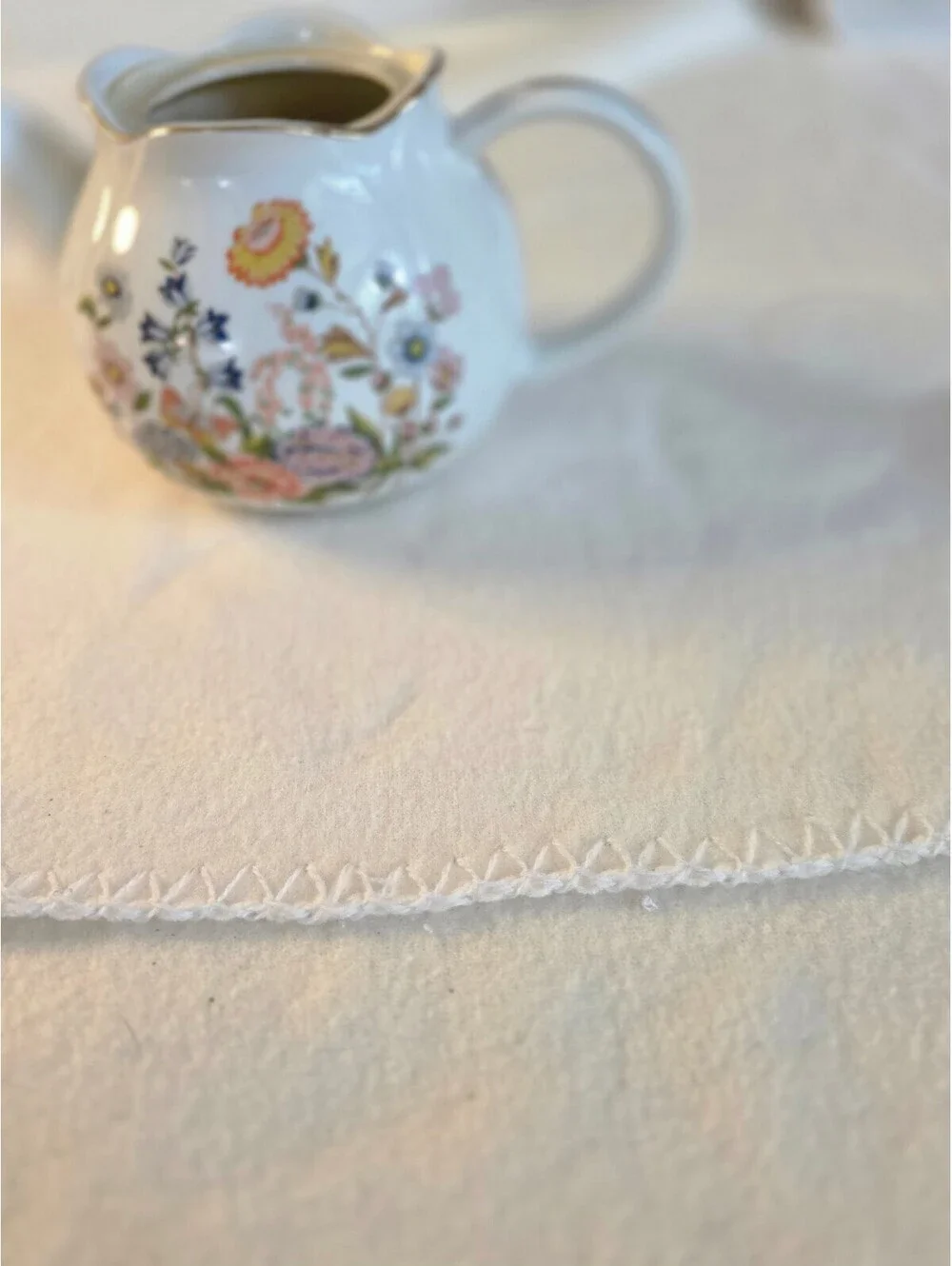 Vintage 1989 Robinson Design Group Floral Porcelain Teapot Japan Gold Trim